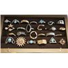 Image 1 : GLASSES WINDOW WOODEN JEWELRY BOX WITH 25 RINGS