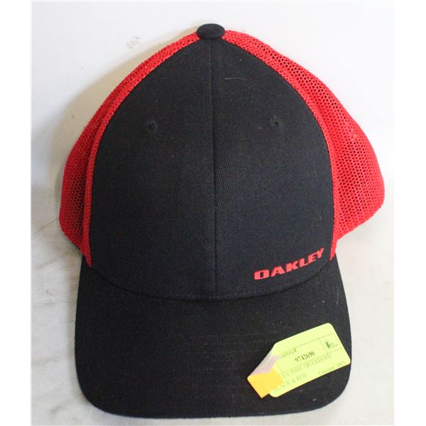 OAKLEY INDY TRUCKER HAT BLACK & RED