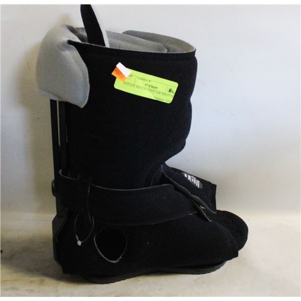 ESTATE NEVER USED AIR BOOT FOR