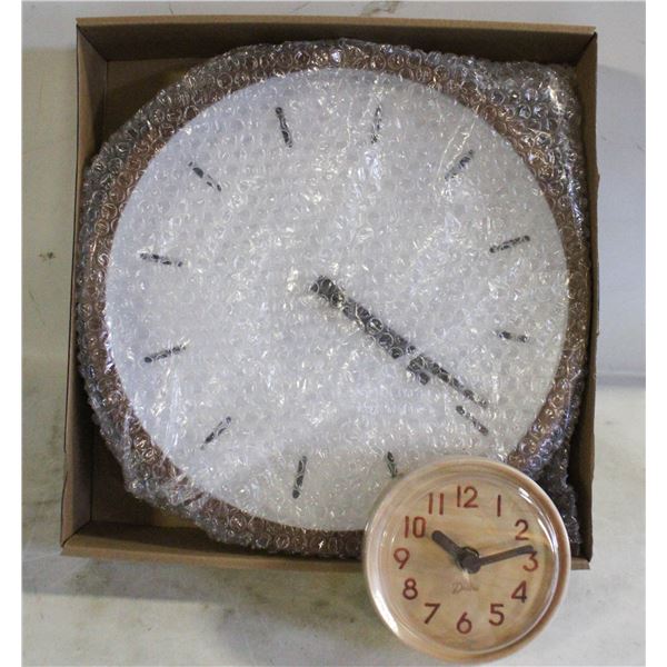 2 NEW DRIINI BRAND ROUND WALL CLOCKS SOLD TOGETHER