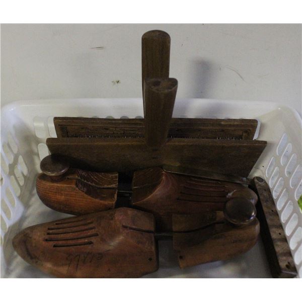 ESTATE VINTAGE WOOL BRUSHES +