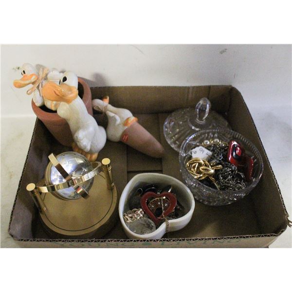 FLAT OF OF VARIOUS ESTATE ITEMS INCL  JEWELRY