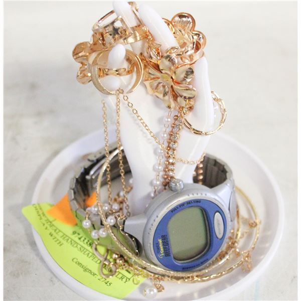 NEW IDEAL HAND-SHAPED JEWELRY DISPLAY WITH