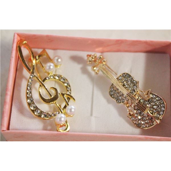 NEW 2PCS BROOCH SET