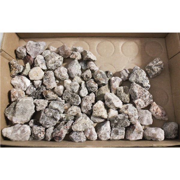 LARGE TRAY OF GENUINE STONE SPECIMENS/CRYSTALS/ETC