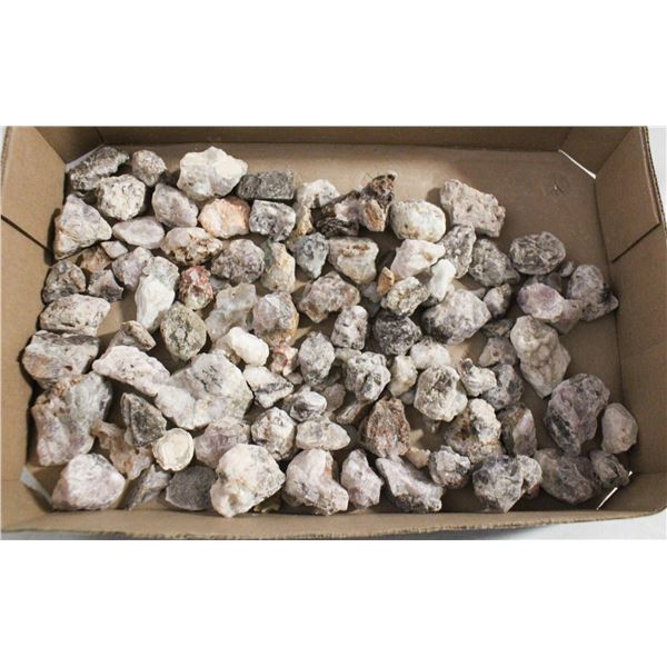 LARGE TRAY OF GENUINE STONE SPECIMENS/CRYSTALS/ETC