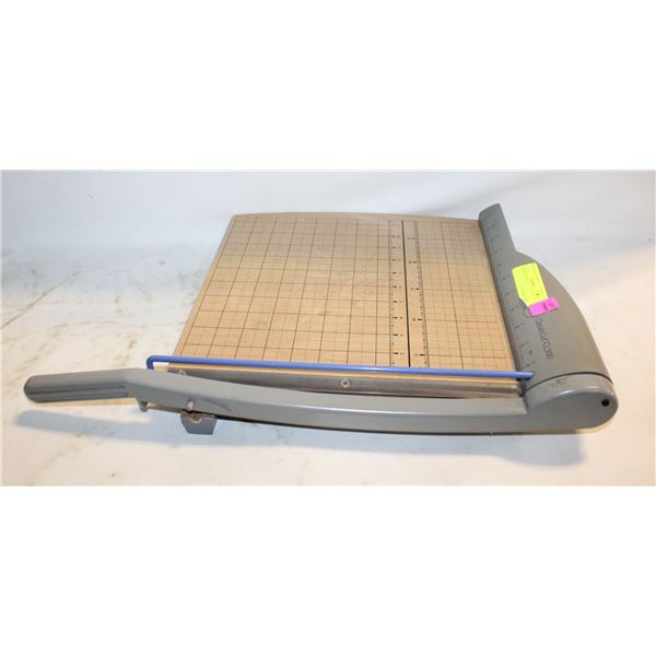 PAPER CUTTER