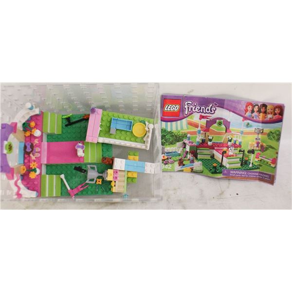 LEGO FRIENDS 3942 HEARTLAKE DOG SHOW