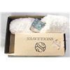 Image 1 : SNUG LEAVES WOMENS SCUFF SLIPPERS FURRY CUTE