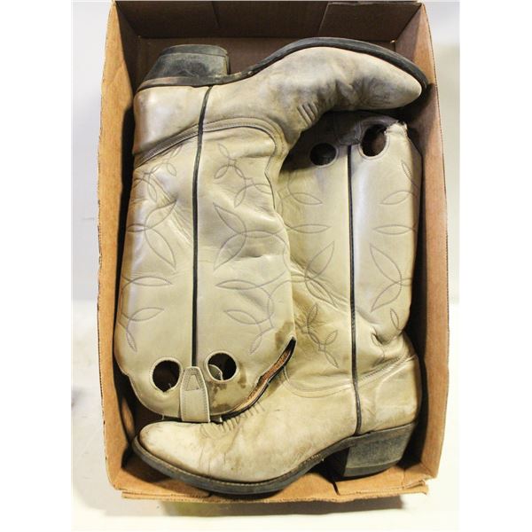 VINTAGE FOULET CANADA GENUINE LEATHER COWBOY BOOT