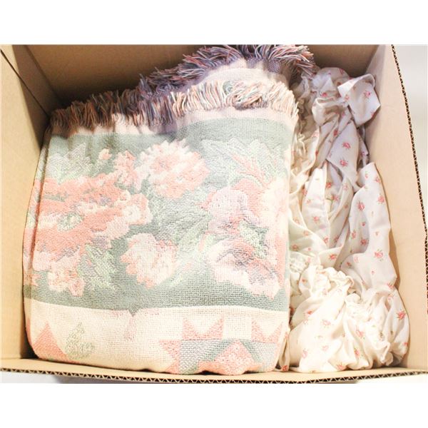 VINTAGE TEXTILE/LINENS ASSORTED