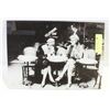 Image 1 : DESIGN SOCIETY GLASS SERVING CUTTING BOARD