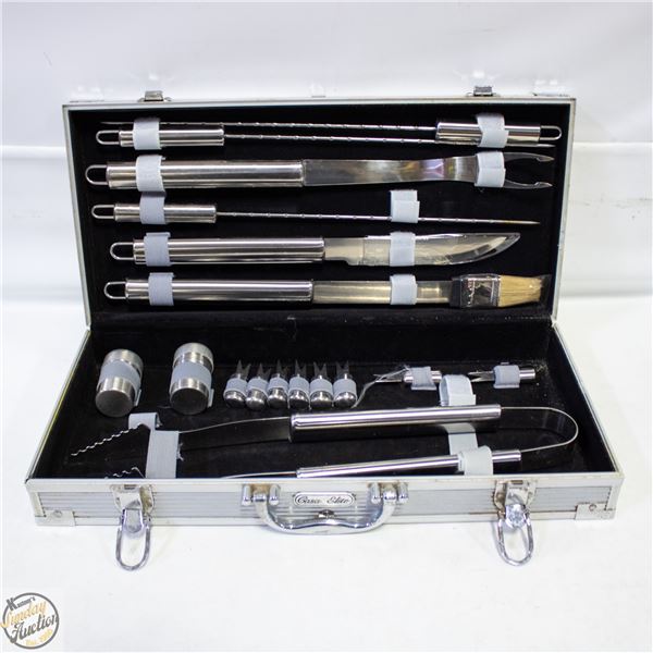 BRIEFCASE STYLE STAINLESS BBQ TOOL SET