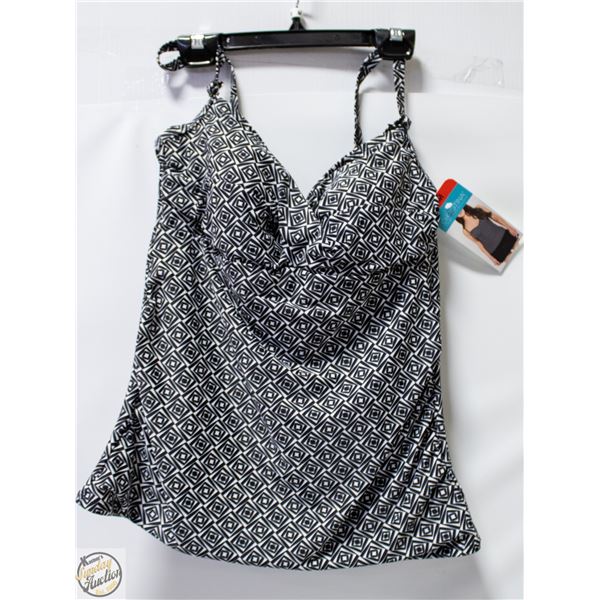 BRAND NEW CHRISTINA WOMENS MED SWIMSUIT TOP