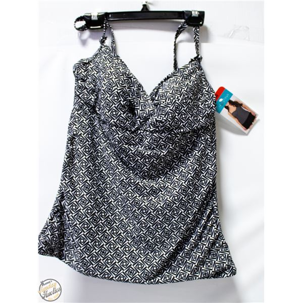 BRAND NEW CHRISTINA WOMENS MED SWIMSUIT TOP