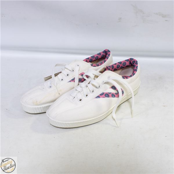 NEW TRETORN NYNITE SNEAKERS