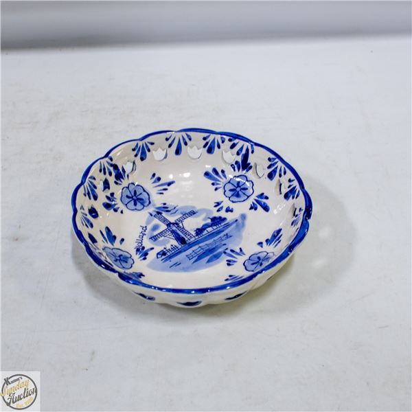 VINTAGE DELFT BLUE CERAMIC DECORATIVE BOWL FROM