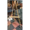 Image 1 : FOLDING LIGHTWEIGHT PORTABLE WOODEN EASEL