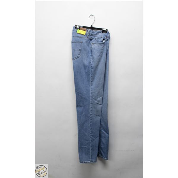NEW LEE WOMEN'S STRAIGHT FIT JEAN SIZE 12