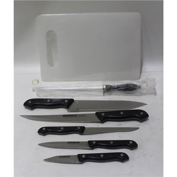 NEW KNIFE AND CUTTING BOARD SET