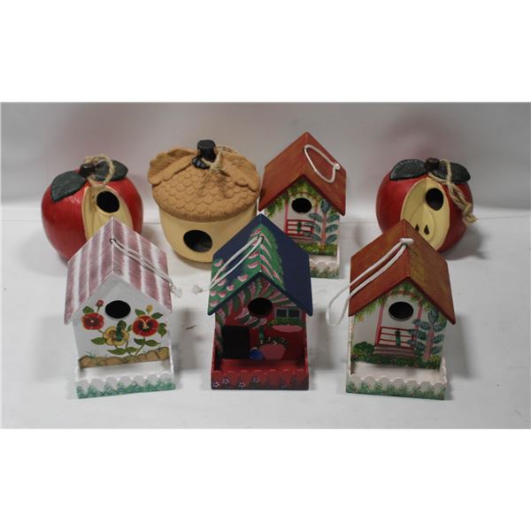LOT OF VARIOUS TYPE BIRD HOUSES