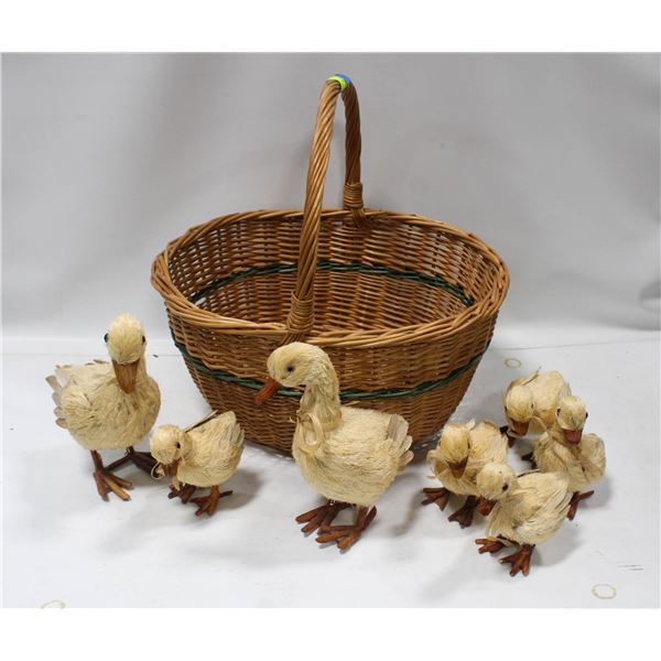 LOT OF NATURAL MATERIAL DUCK AND BABIES