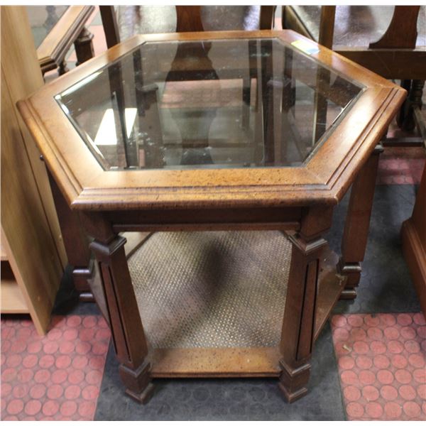 RETRO END TABLE WITH GLASS