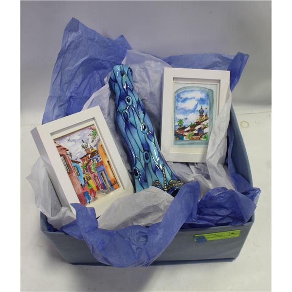 FLAT WITH BLUE DRESS VASE WITH PICTURES
