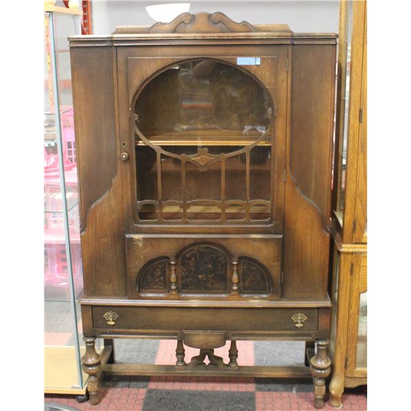 CHINA CABINET WITH 2 SEPARATE SHELVES