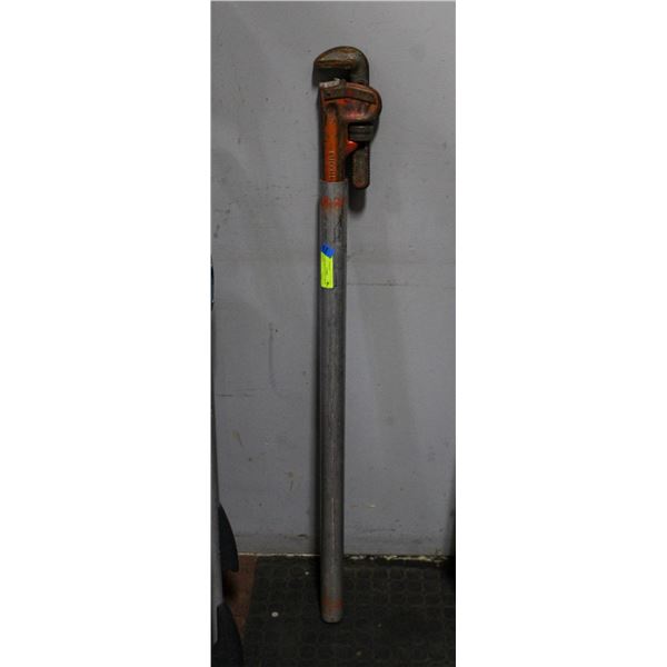 24" PIPE WRENCH WITH TORQUE HANDLE