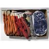 Image 1 : FLAT OF MOSTLY NEW GLOVES