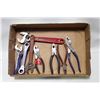 Image 1 : FLAT OF WRENCHES CUTTERS AND PLIERS