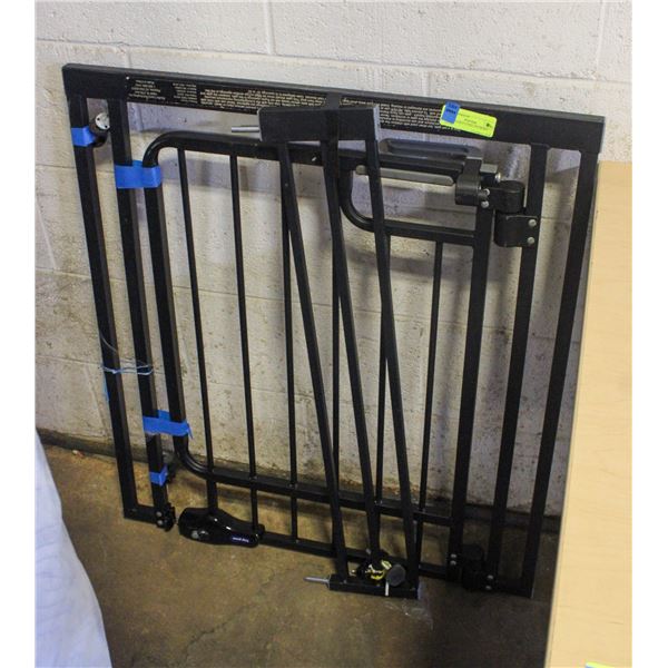 EXPANDABLE STEEL PET/BABY GATE