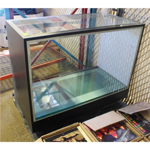 SHOWCASE -MISSING 1 DOOR H-40.25" W-24.5" L-48.25"