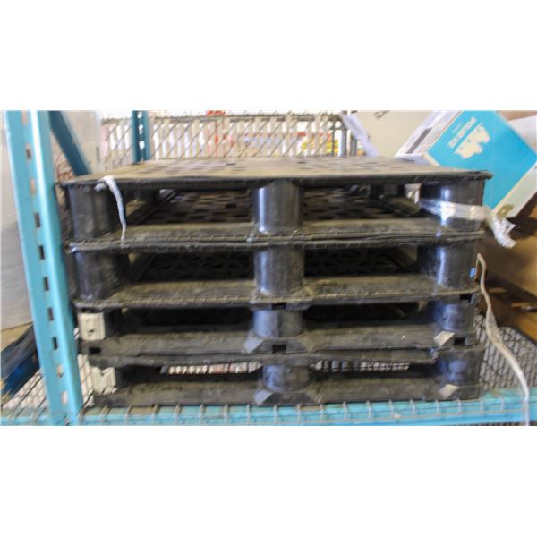 STACK OF 4 HD PLASTIC PALLETS