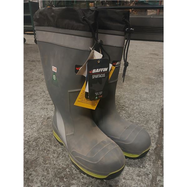 BAILIFF SEIZURE: SIZE 15 BAFFIN SPARTACUS BOOTS