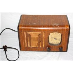 Vintage Philco Tube Radio