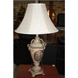 1 Table Lamp