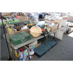 Table Lot of Miscellaneous