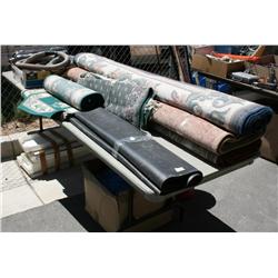 Table Lot of Carpets