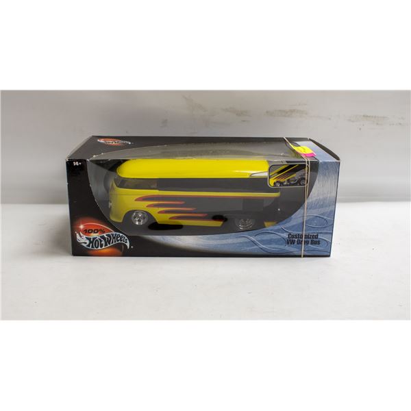 1:18 SCALE HOTWHEELS 100% VW DRAGBUS YLW/BLK
