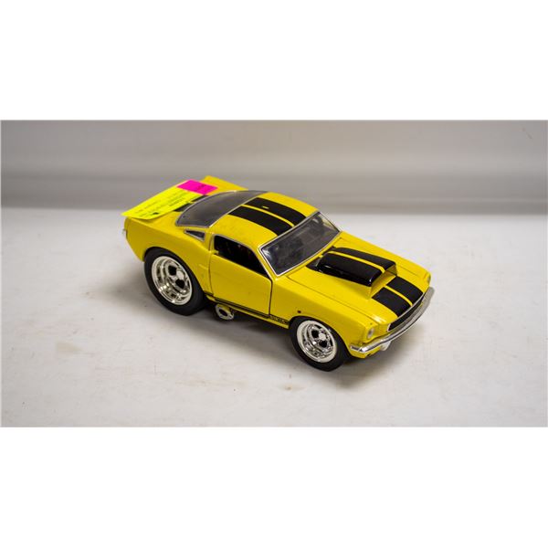 MUSCLE MACHINES 1:24 SCALE 1965 MUSTANG 350 GT