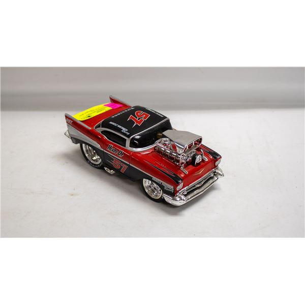 MUSCLE MACHINES 1957 CHEV BELAIR RED 1:24 SCALE