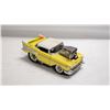 Image 1 : MUSCLE MACHINES 1957 CHEV BELAIR YELLOW 1:24 SCALE
