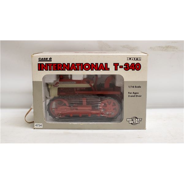 ERTL CASE INTERNATIONAL T-30 TRACK TRACTOR RED
