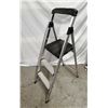 Image 1 : Folding Step Ladder