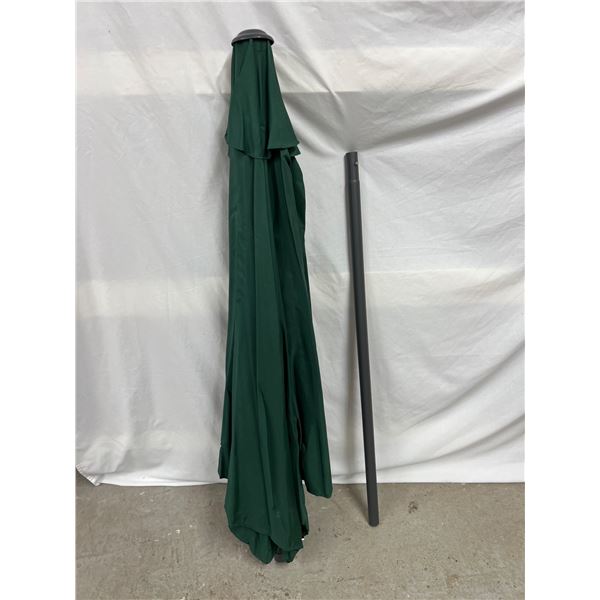 Green 2.7m Steel Market Umbrella