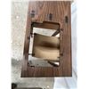 Image 5 : Sewing Table