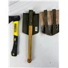 Image 2 : Folding Shovel and Skyer Hatchet