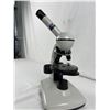 Image 2 : Microscope